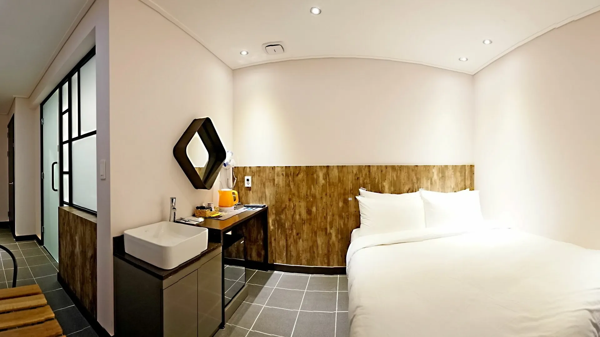 Hotel Millhaus Shinchon Soul 3*,